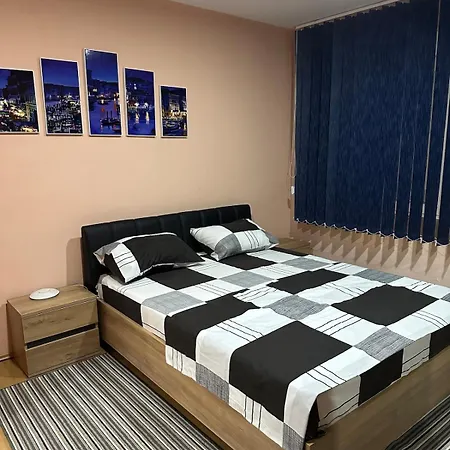 Modern 2 Bedroom Flat In Centre Apartment