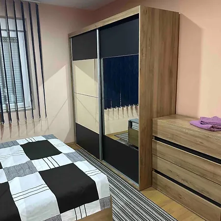 Apartment Modern 2 Bedroom Flat In Centre *